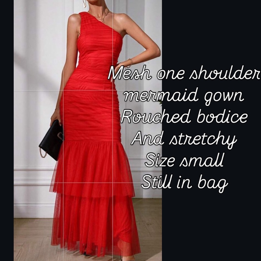 Elegant Red One-Shoulder Mermaid Gown